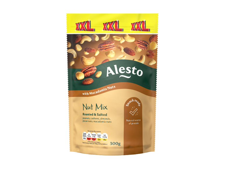 XXL Nut Mix with macadamia nuts, roasted and salted, 300g.