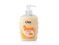 Liquid handwash with milk and honey scent, with moisturising properties.