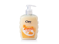 Handwash with milk & honey, with moisturising properties, in a pump bottle.