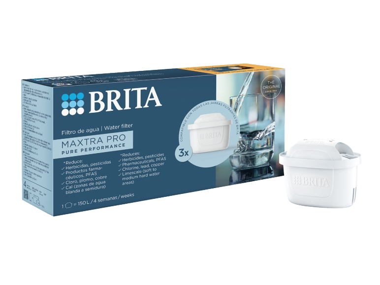 Box of water filters with an individual filter, reducing herbicides and limescale.