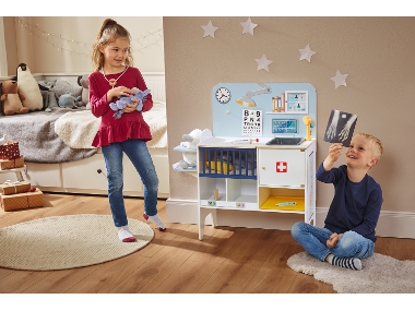 PLAYTIVE 2-in-1 Baby Clinic and Vets