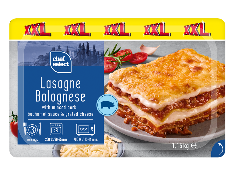 XXL Lasagne Bolognese with minced pork, béchamel sauce & grated cheese, 1.15 kg.