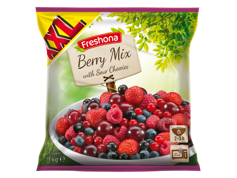 Bag of frozen berry mix with sour cherries, 1 kg.