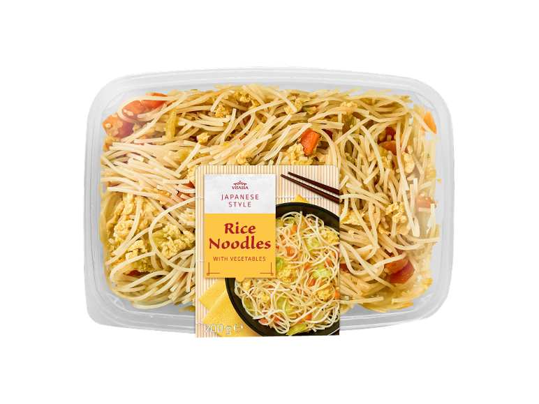 Japanese style rice noodles with vegetables in a transparent container, 200g.