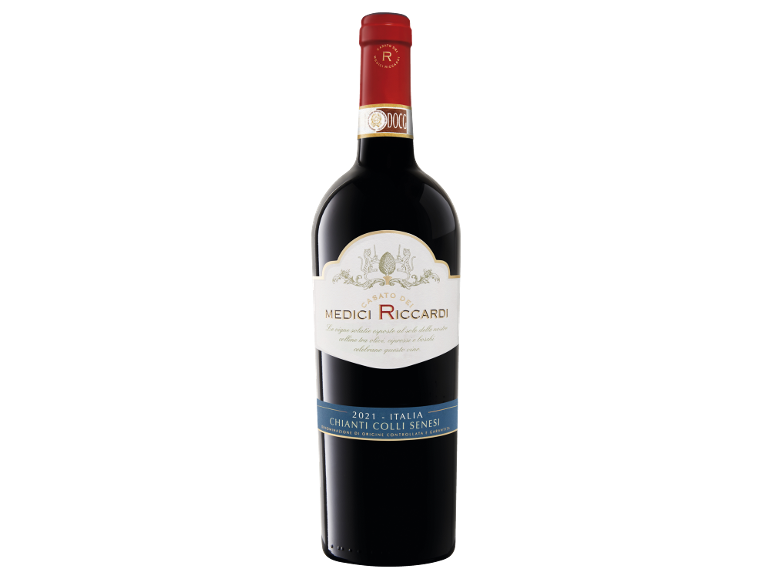 Red wine bottle with a white label and gold details, vintage 2021, Chianti Colli Senesi.