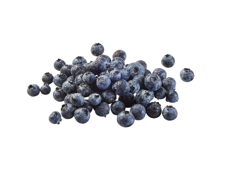 A pile of fresh blueberries with water droplets.